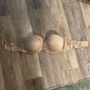Victoria’s Secret strapless bra